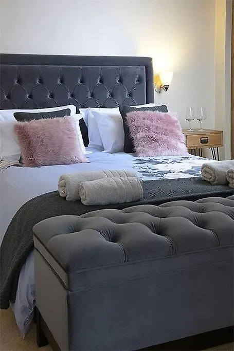 Unique 3 B'Room House + Free Parking /City Centre Nottingham